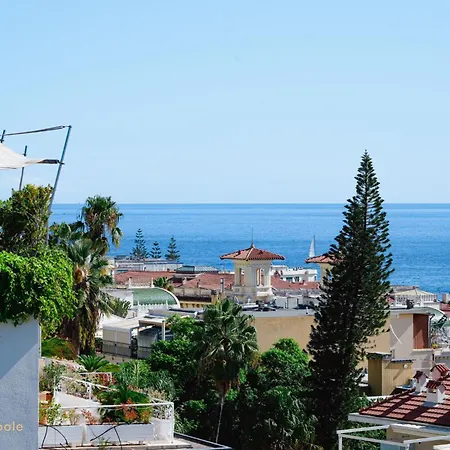 Apartment Center Apartment, Sea View & Terrace *