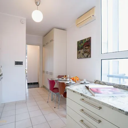Center Apartment, Sea View & Terrace Apartment