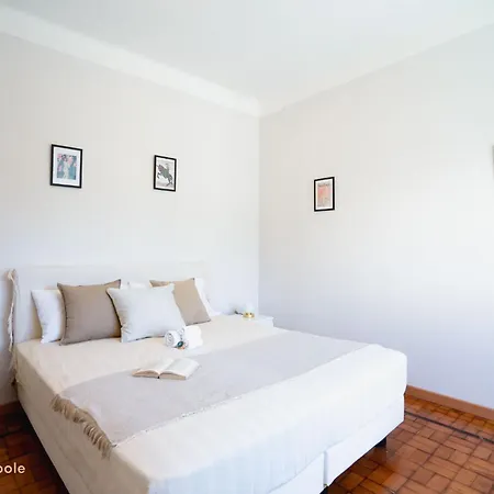 Center Apartment, Sea View & Terrace سانريمو