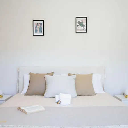 Center Apartment, Sea View & Terrace شقة سانريمو