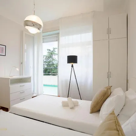 Center Apartment, Sea View & Terrace سانريمو